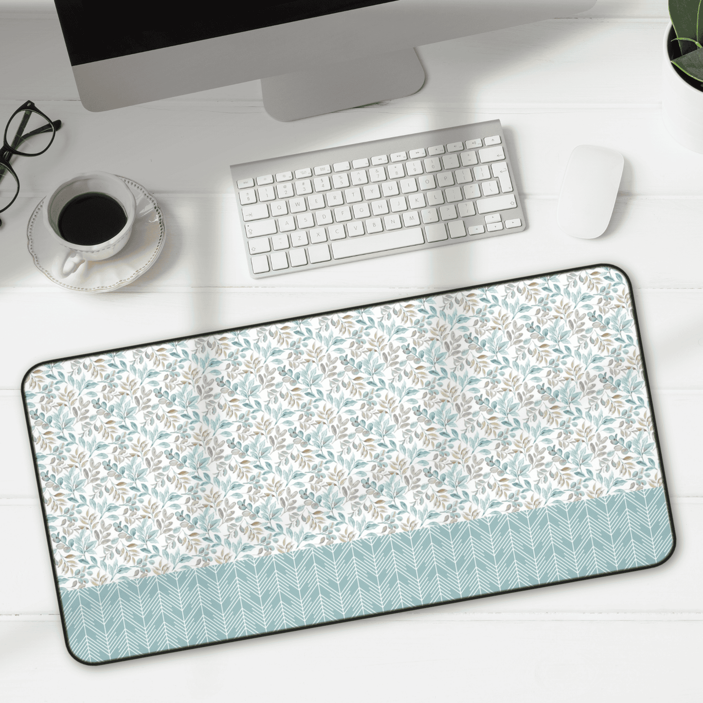 Floral Desk Mat with Geometric Pattern, Hemmed Edges, Stylish Work Surface, Home Office Decor, Gift for Students, Large Computer Mouse Pad